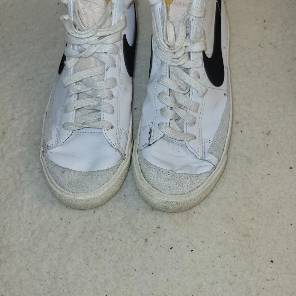 Nike White Black Blazer Mid 77 Suede Shoes Sneakers Men's‎ Size 8.5  Vtg